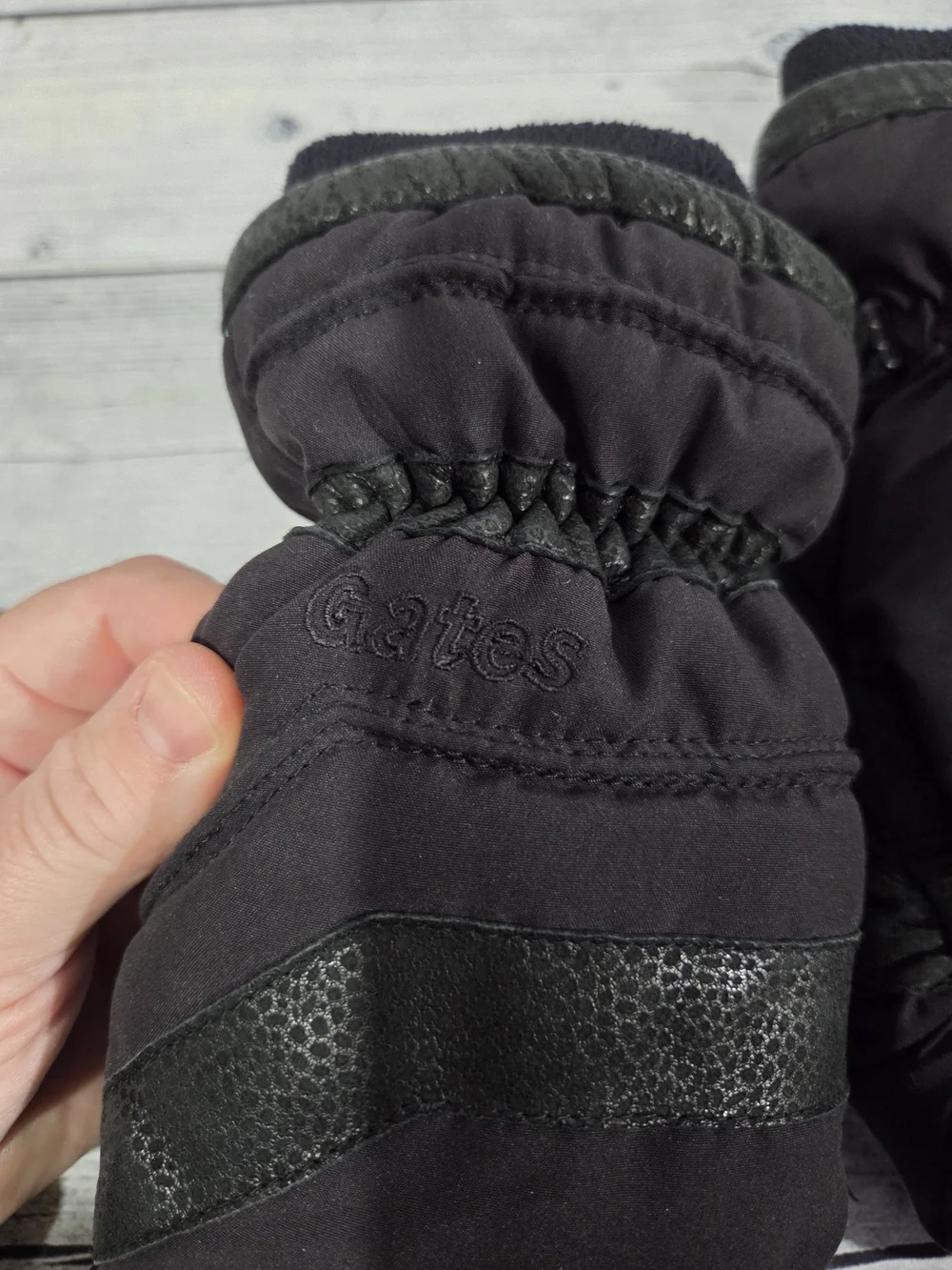 Gates Insulated Mittens